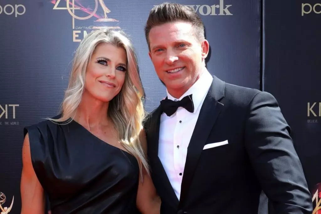 Steve Burton anuncia separação e afirma que filho não é dele