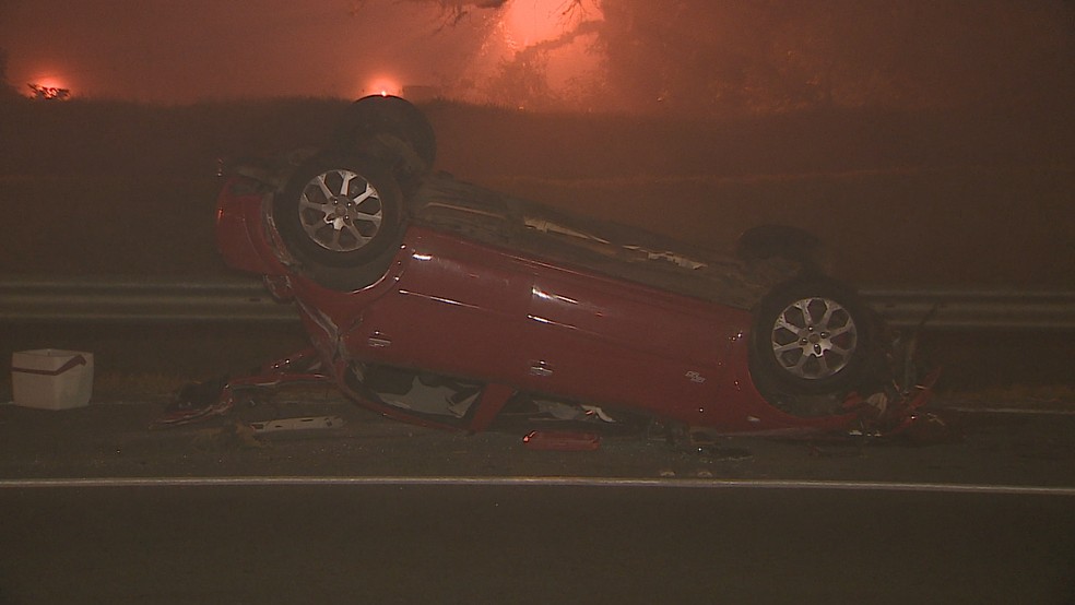 PM morre após carro capotar na freeway, em Gravataí, diz polícia