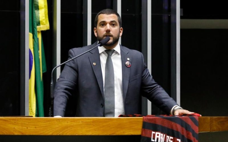 Deputado Carlos Jordy é alvo de buscas na Câmara na Operação Lesa Pátria