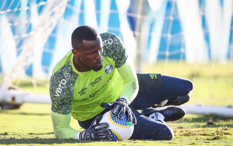 Renato usa três goleiros diferentes em três jogos do Grêmio e admite disputa aberta na posição