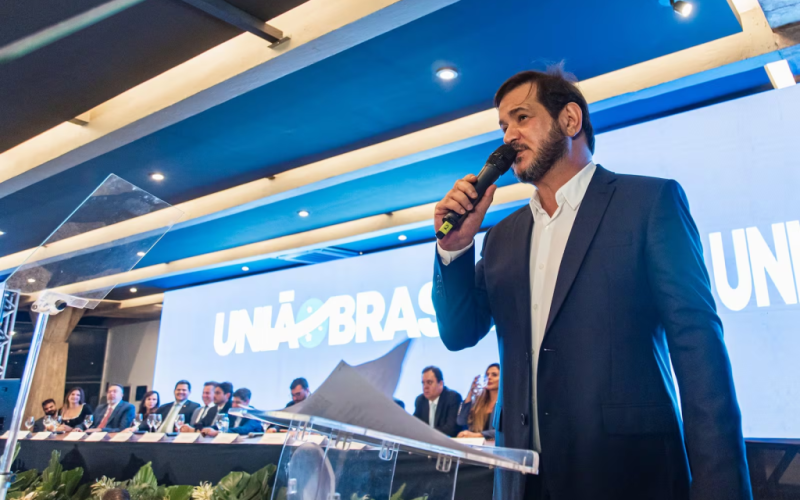 PF investiga se presidente do União Brasil cedeu aviões usados por membros do PCC