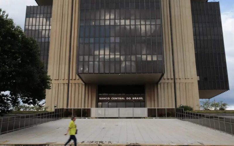 Dívida do governo federal atinge patamar preocupante em outubro, chegando a 78,6% do PIB