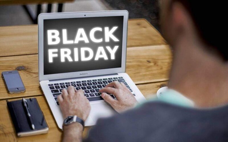 Descubra os golpes mais comuns durante a Black Friday e aprenda a se proteger.