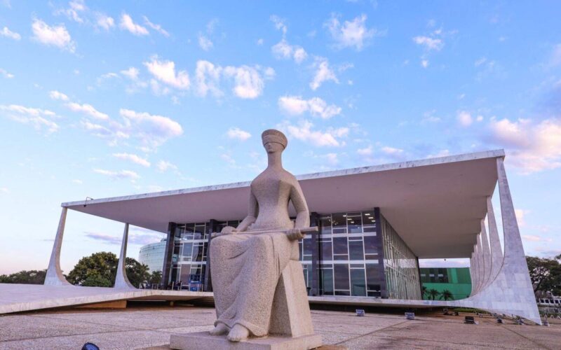 Alexandre de Moraes é alvo de mais da metade dos pedidos de impeachment de ministros do STF no Senado.