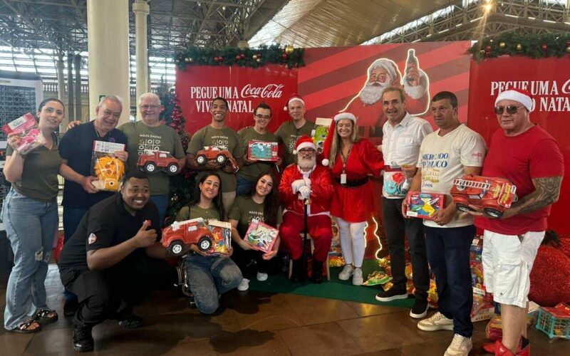 Iniciativa Mãos Amigas presenteia mais de 9 mil crianças com brinquedos no Mercado Público