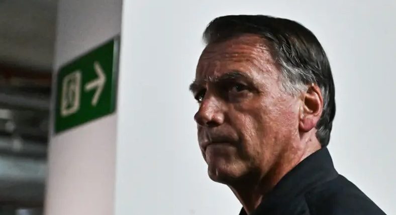 Decisão de Alexandre de Moraes permite médico particular de Bolsonaro a participar de avaliação médica da PF