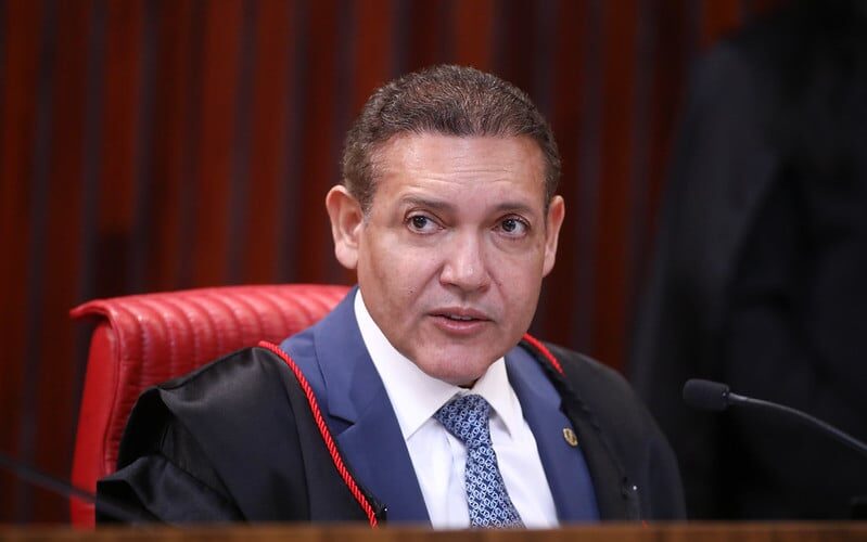 Nunes Marques traz “ponderação e isenção” para a presidência do TSE.