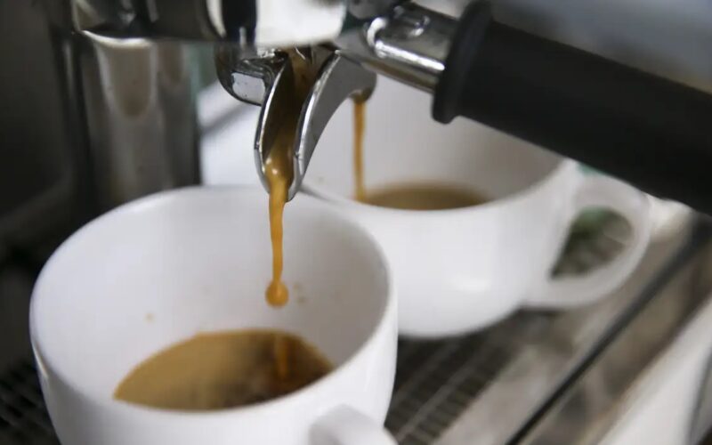 Brasil bate recorde de lucro com exportação de café em 2025.