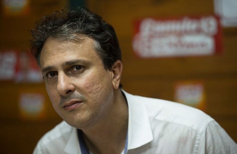 Ministro da Educação Celina Santos fortalece sua candidatura ao governo do Ceará com ascensão de Ciro Gomes.