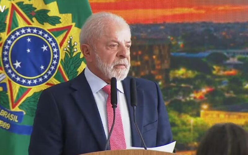 A direita intensifica cobranças a Lula diante do prazo iminente.
