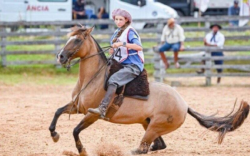 Mulheres se apaixonam pelo Cavalo Crioulo e dominam competições