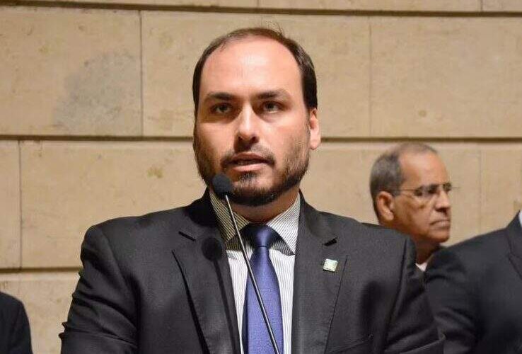 Ministério Público retoma apuração de supostos desvios de Carlos Bolsonaro