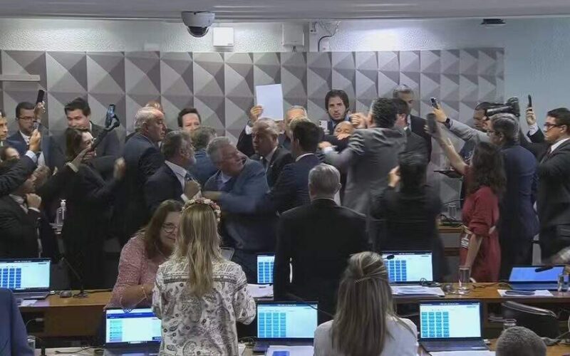Opiniões divergentes entre aliados do governo sobre manutenção da quebra de sigilo de Lulinha decidida pelo presidente do Senado.