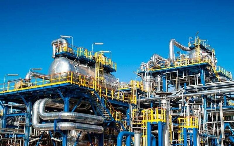Congresso amplia investimentos para indústrias química e petroquímica com orçamento triplo