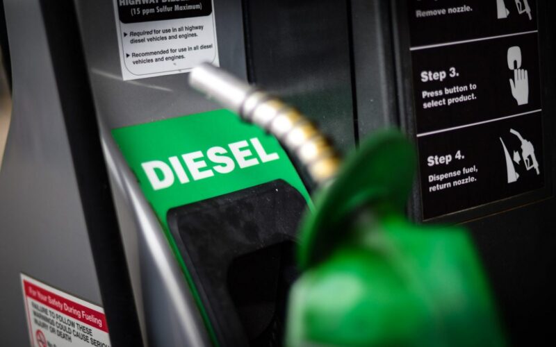 Crise de abastecimento de diesel compromete funcionamento de serviços públicos no Rio Grande do Sul, aponta entidade municipalista