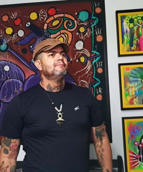 Ailton Santana leva a força da cultura pernambucana para o mundo com sua arte em cores vibrantes