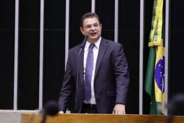 Líder do partido de Bolsonaro na Câmara dos Deputados diz que a sessão no Supremo foi péssima para o governo Lula
