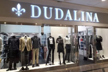Fábrica de roupas Dudalina é condenada após funcionária negra dizer que só podia usar a porta dos fundos