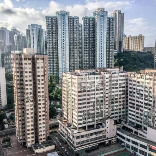 Mudança na escala de trabalho dos profissionais de limpeza e segurança impacta condomínios e pode aumentar despesas para assegurar descanso de dois dias a 553 mil trabalhadores no Brasil