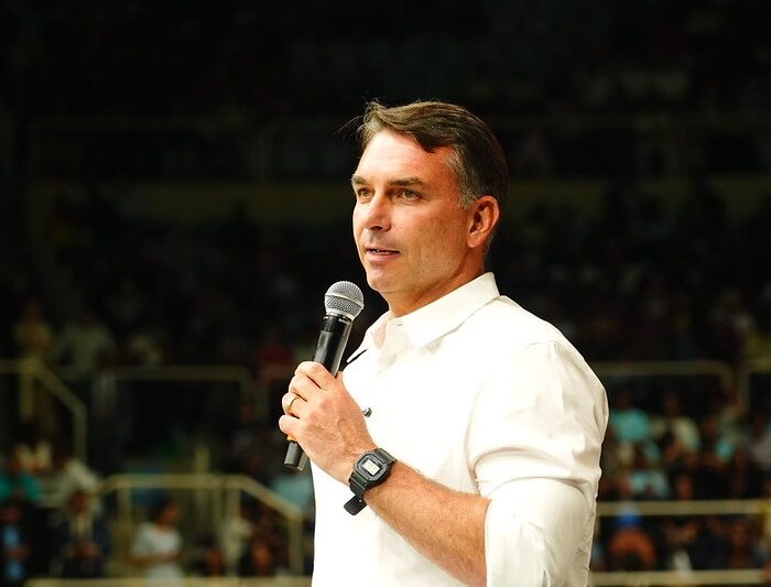 Flávio Bolsonaro sob suspeita: Polícia Federal apura possível vínculo oculto com casa de apostas esportivas