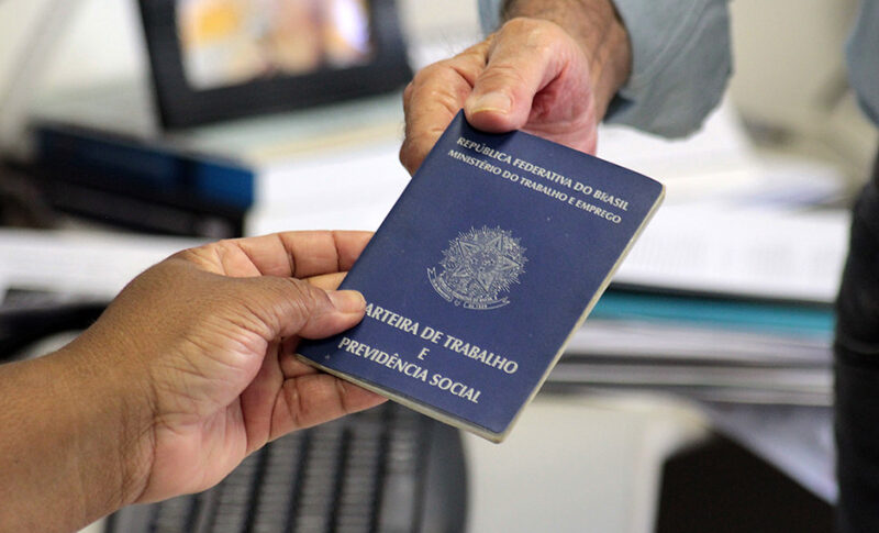 Brasil alcança novo marco histórico com 103 milhões de trabalhadores ativos